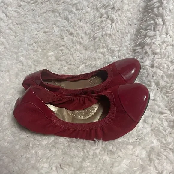 Dexflex Comfort Fabric & synthetic red patent slip on flats round toe SZ7.5 - Picture 3 of 9